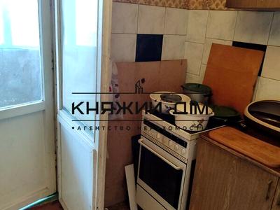 квартира за адресою Автозаводська вул., 77
