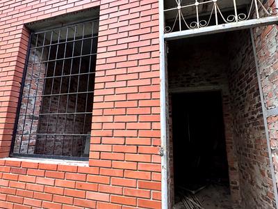 комерційна за адресою Освіти вул., 4в