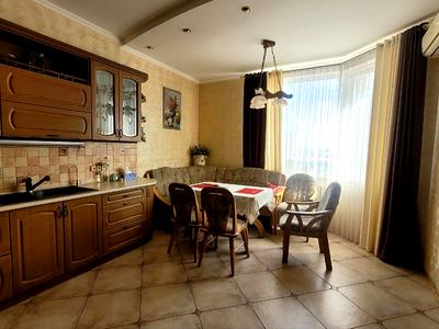 квартира за адресою Середньофонтанська вул., 19б