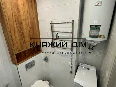 квартира по адресу Ревуцкого ул., 40-Б