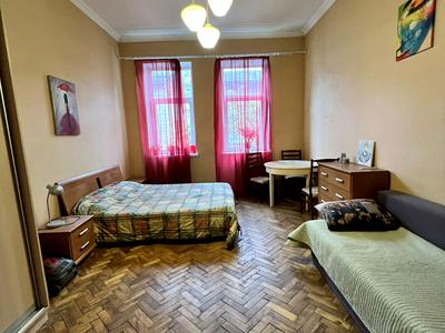 квартира по адресу політехнічна, 6