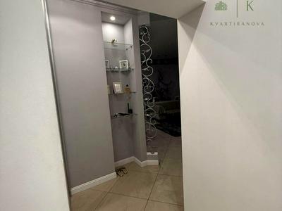 квартира за адресою Літературна вул., 1а