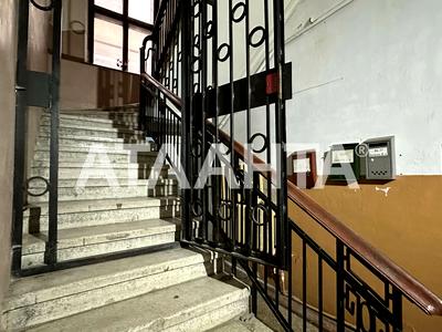 квартира по адресу Толстого Льва пл., 13