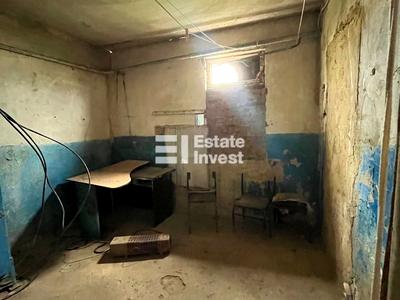комерційна за адресою Миру, 5