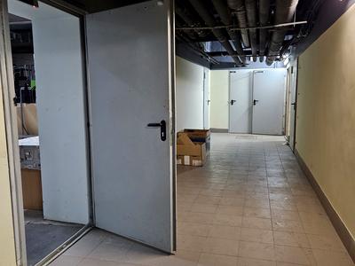комерційна за адресою майдан Незалежності пл., 2