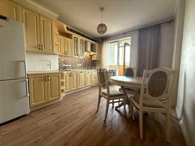 квартира за адресою Дніпровська набережна вул., 23