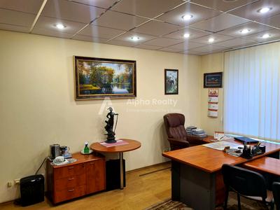 комерційна за адресою Степана Ковніра вул. (Ластовського), 5