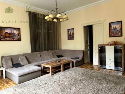 квартира за адресою Дорошенка П., 44