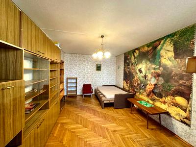 квартира за адресою Анни Ахматової вул., 15