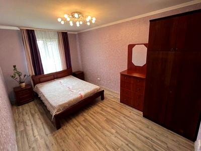 квартира за адресою Анни Ахматової вул., 11