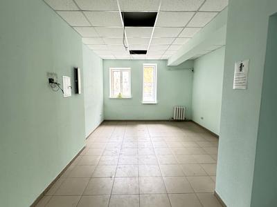 комерційна за адресою Дніпропетровське шосе, 14