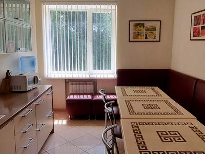 комерційна за адресою Патріотична вул., 64-Д
