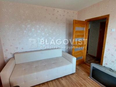 квартира за адресою Автозаводська вул., 15А