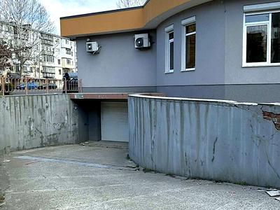 комерційна за адресою Данченка вул., 1Б