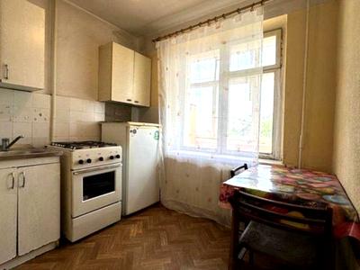 квартира по адресу Строителей ул., 12