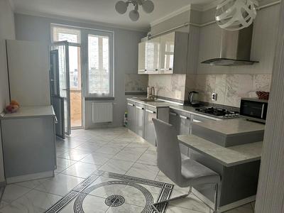 квартира за адресою Червоної Калини просп., 15