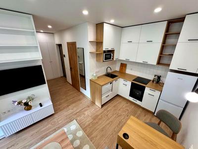 квартира за адресою Салютна вул., 2к18
