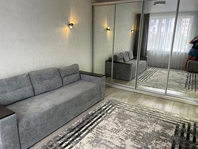 квартира за адресою Героїв Небесної Сотні просп., 16/10