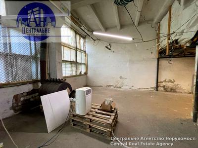 комерційна за адресою Артема вул., 1