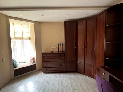 квартира за адресою Анни Ахматової вул., 45
