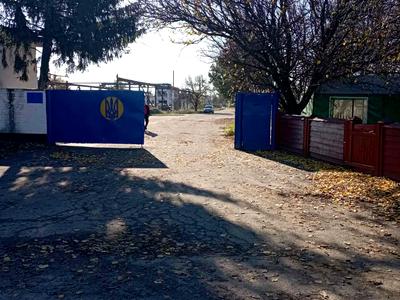 комерційна за адресою вул.Дзержинського, 64