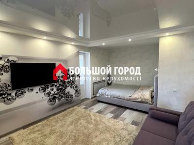 квартира по адресу Чаривная ул., 48