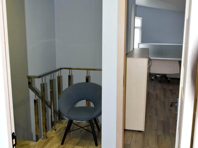 комерційна за адресою Михайла Максимовича вул. (Онуфрія Трутенка), 24