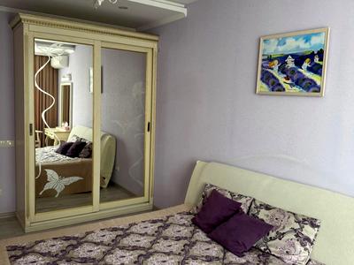 квартира за адресою Анни Ахматової вул., 45