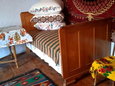 будинок за адресою с. Середній Березів, Петрунівка, 1