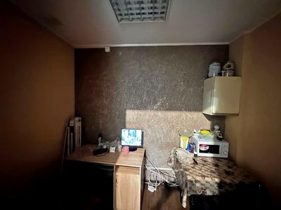 комерційна за адресою Любецька вул., 40