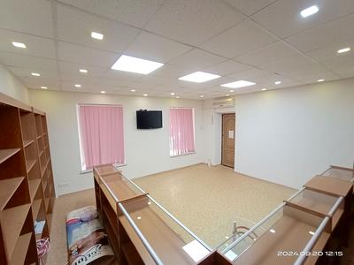 комерційна за адресою Дерибасівська вул., 16