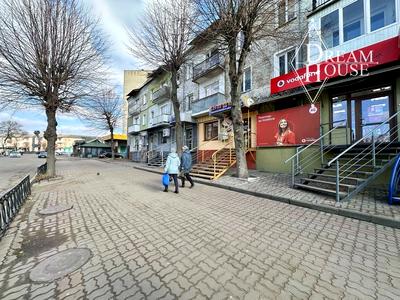 комерційна за адресою Винниченка вул., 1