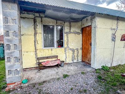 будинок за адресою Центральна, 1