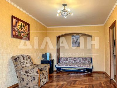 квартира за адресою Шкільна вул. (Героїв Сталінграда), 48