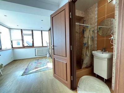 будинок за адресою Мостобудівельників вул., 1Б