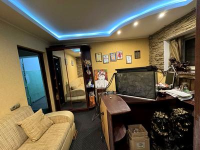 комерційна за адресою Наукова вул., 61