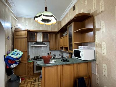 квартира за адресою Пастера вул., 10