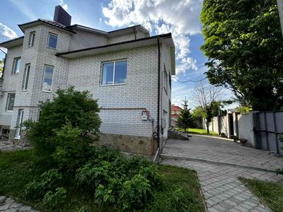 будинок за адресою Центральна вул., 3
