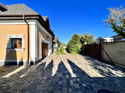 будинок за адресою Андріївська вул., 10