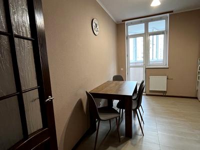 квартира за адресою Сім'ї Кульженків вул. (Петра Дегтяренка), 33