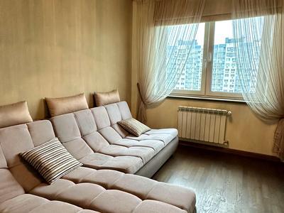 квартира за адресою Патріарха Мстислава Скрипника вул., 40