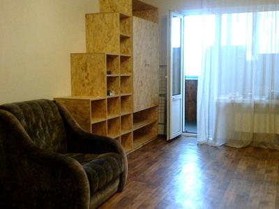 квартира за адресою Автозаводська вул., 93