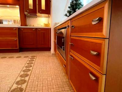 квартира за адресою Кропивницького вул., 10