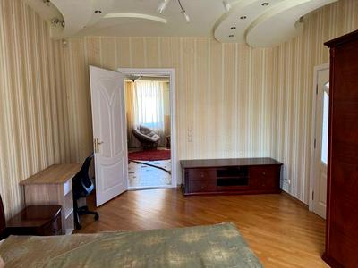 квартира за адресою Олександра Довженка вул., 12