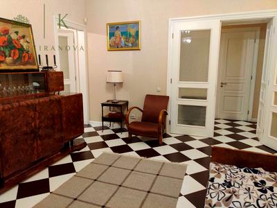 квартира за адресою Коновальця Є., 75