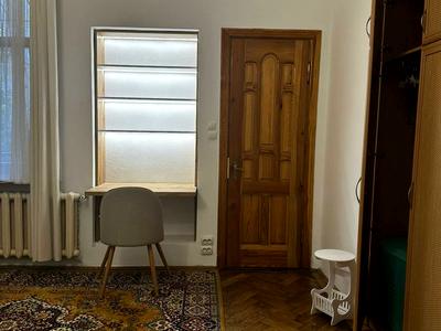 квартира за адресою Євгена Коновальця вул. (), 10