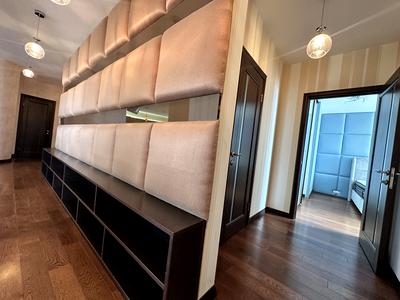 квартира за адресою Дніпровська набережна вул., 1
