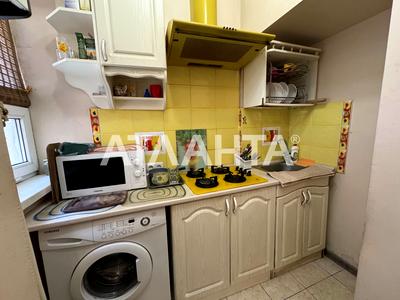 квартира за адресою Утьосова вул., 6