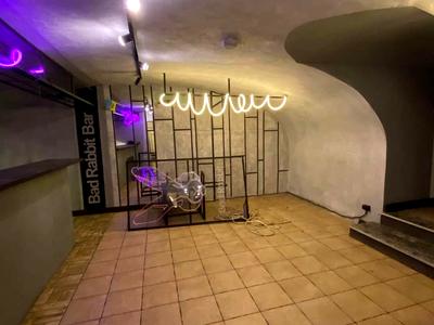 комерційна за адресою Незалежності вул., 5