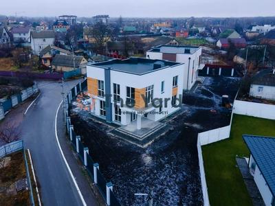 будинок за адресою Набережна вул., 7а